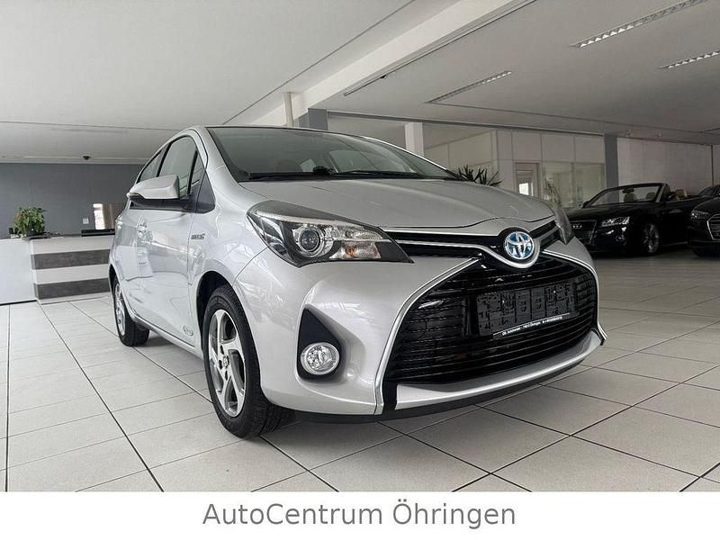 Gebraucht Toyota Yaris Hybrid Comfort 75 PS (55 kW) 2015 Silber Limousine