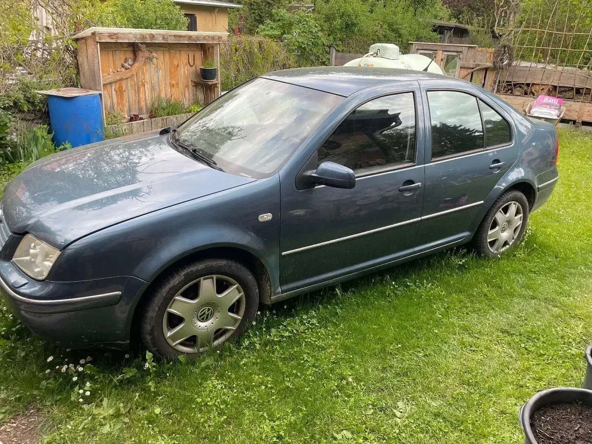 Brugt VW Bora 105 HK (77 kW) 2004 Blå Sedan
