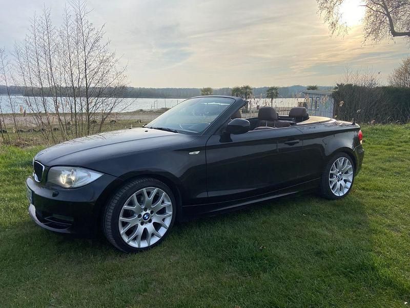Gebraucht BMW 120 Cabriolet 177 PS (130 kW) 2010 Schwarz Cabrio