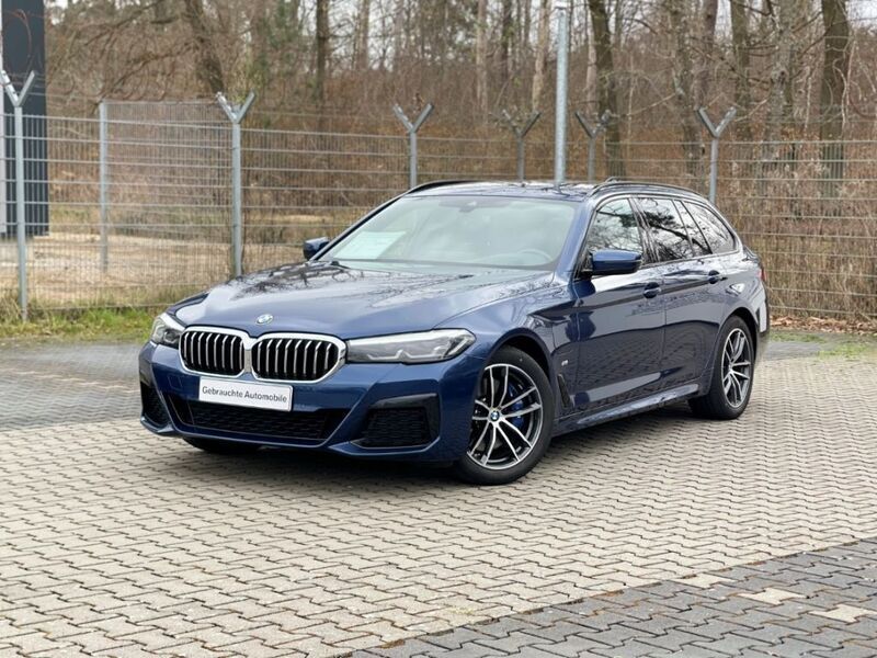 Blau Gebraucht 2021 BMW 530e Sport Line Kombi | 37.349 € (Fairer Preis) - Bild 1/4