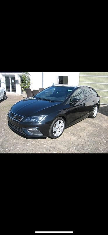 Schwarz Gebraucht 2020 Seat Leon ST Kombi | 12.900 € (Superpreis) - Bild 1/4