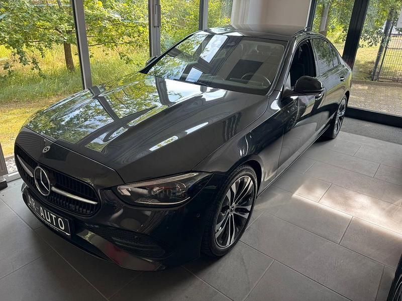 Graphitgrau Gebraucht 2022 Mercedes C300 Avantgarde Limousine | 37.800 € (Etwas zu teuer) - Bild 1/4