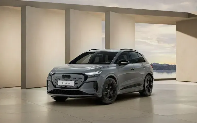 Neu Audi Q4 e-tron 210 kW (286 PS) 2026 Grau SUV