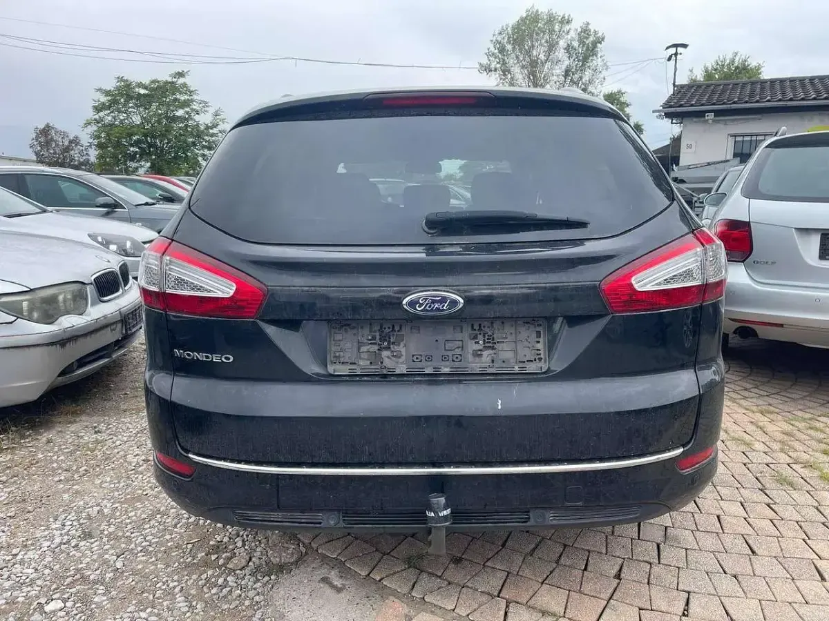 Gebraucht Ford Mondeo Business Edition 140 PS (102 kW) 2013 Pantherschwarz metallic Kombi