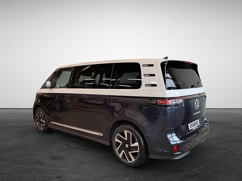 Neu VW ID. Buzz Pro 210 kW (286 PS) 2026 Blau (candyweiß/ starlight blue met) Van / Kleinbus