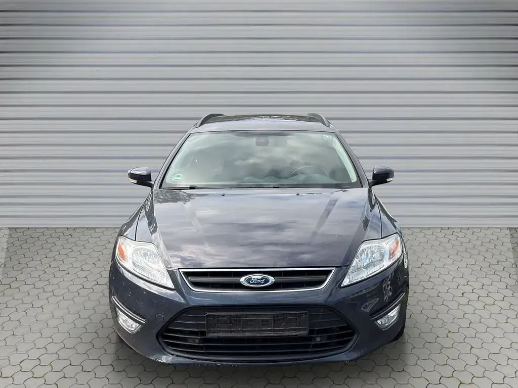 Gebraucht Ford Mondeo Trend 140 PS (102 kW) 2012 Grau Limousine