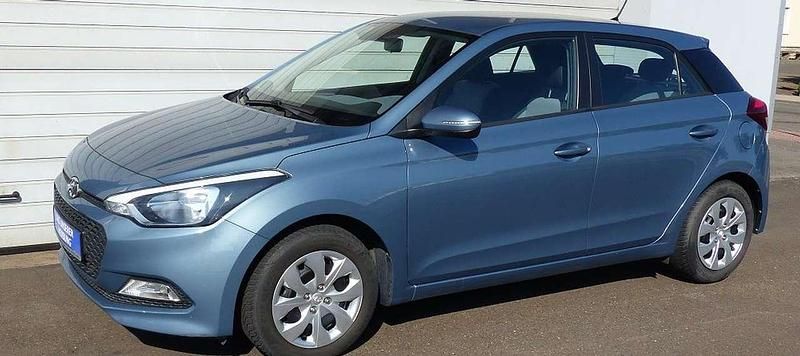 Aqua sparkling Gebraucht 2016 Hyundai i20 Comfort Kleinwagen | 8.990 € (Fairer Preis) - Bild 1/3