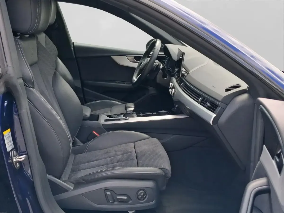 Gebraucht Audi A5 Sportback S-Line 163 PS (119 kW) 2022 Blau Kleinwagen