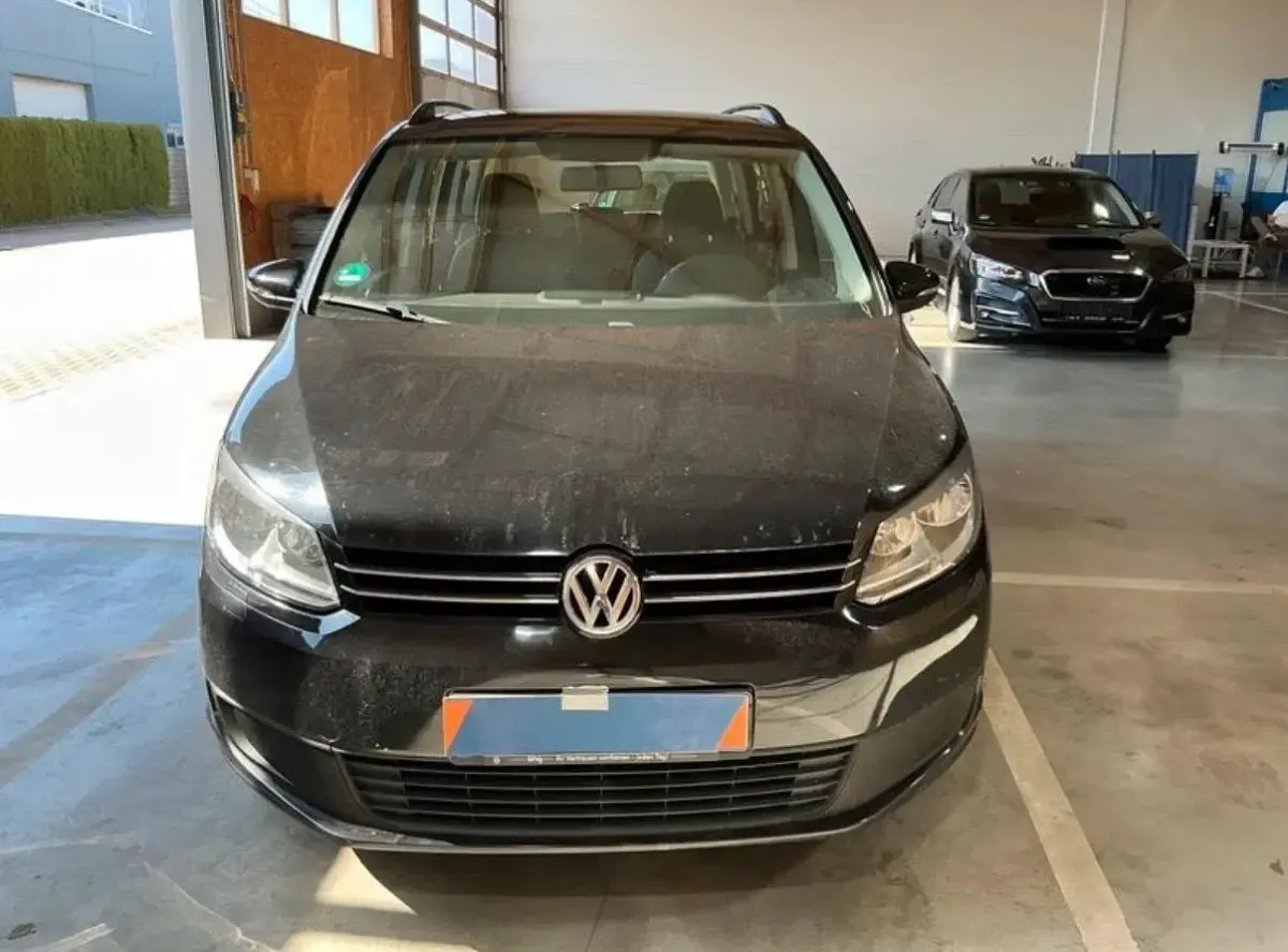 Gebraucht VW Touran 105 PS (77 kW) 2010 Schwarz Van / Kleinbus