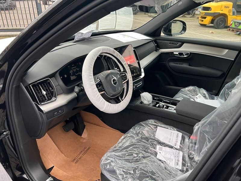 Neu Volvo XC90 Plus 455 PS (334 kW) 2025 Schwarz SUV