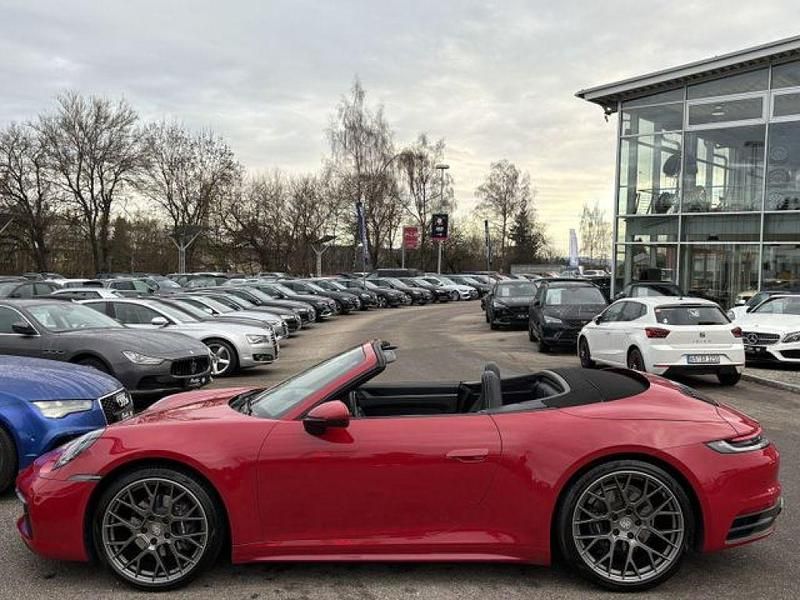 Gebraucht Porsche 992 385 PS (283 kW) 2020 Rot Cabrio