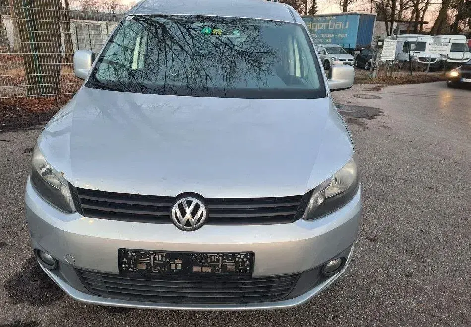 Gebraucht VW Caddy 102 PS (75 kW) 2011 Silber Van / Kleinbus