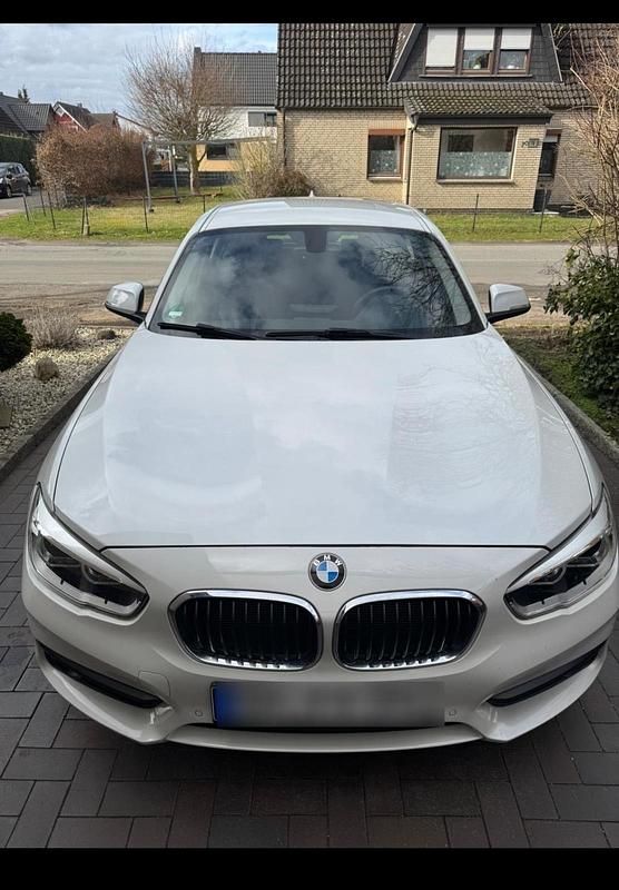 Gebraucht BMW 116 Advantage 109 PS (80 kW) 2019 Weiß Kleinwagen