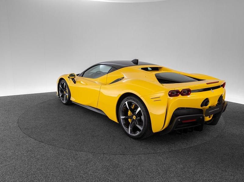 Gebraucht Ferrari SF90 999 PS (734 kW) 2022 Gelb Coupé