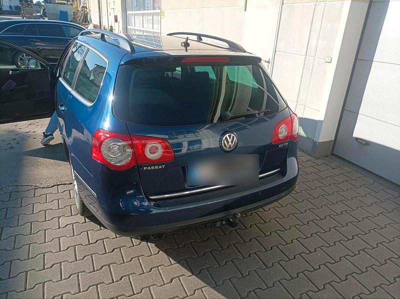 Gebraucht VW Passat 170 PS (125 kW) 2006 Blau Kombi