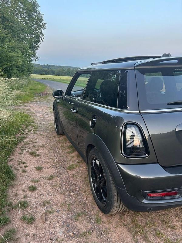 Grau Gebraucht 2011 Mini Cooper S Coupé Coupé | 9.500 € (Fairer Preis) - Bild 1/4