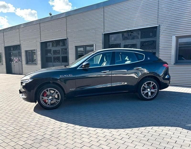 Gebraucht Maserati Levante 430 PS (316 kW) 2018 Schwarz SUV