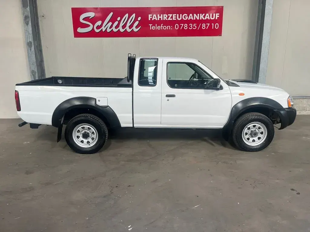 Gebraucht Nissan Navara 133 PS (97 kW) 2011 Weiß Pickup
