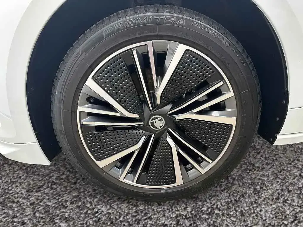 Gebraucht Skoda Enyaq iV Clever 210 kW (286 PS) 2025 Moonweiss metallic SUV
