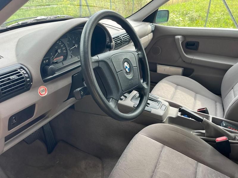 Gebraucht BMW 316 102 PS (75 kW) 1995 Rot Coupé
