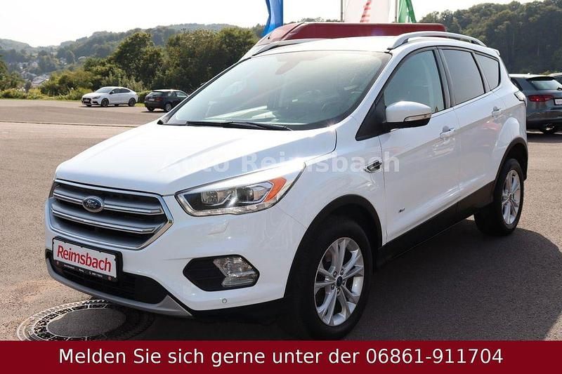 Weiß Gebraucht 2017 Ford Kuga SUV | 16.490 € (Fairer Preis) - Bild 1/4