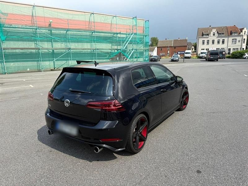 Schwarz Gebraucht 2017 VW Golf VII GTI Limousine | 17.399 € (Guter Preis) - Bild 1/4