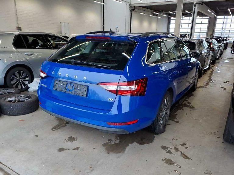 Gebraucht Skoda Superb Ambition 156 PS (114 kW) 2021 Blau Kombi