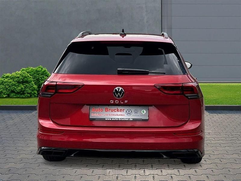 Gebraucht VW Golf VIII R-line 150 PS (110 kW) 2024 Rot Kombi