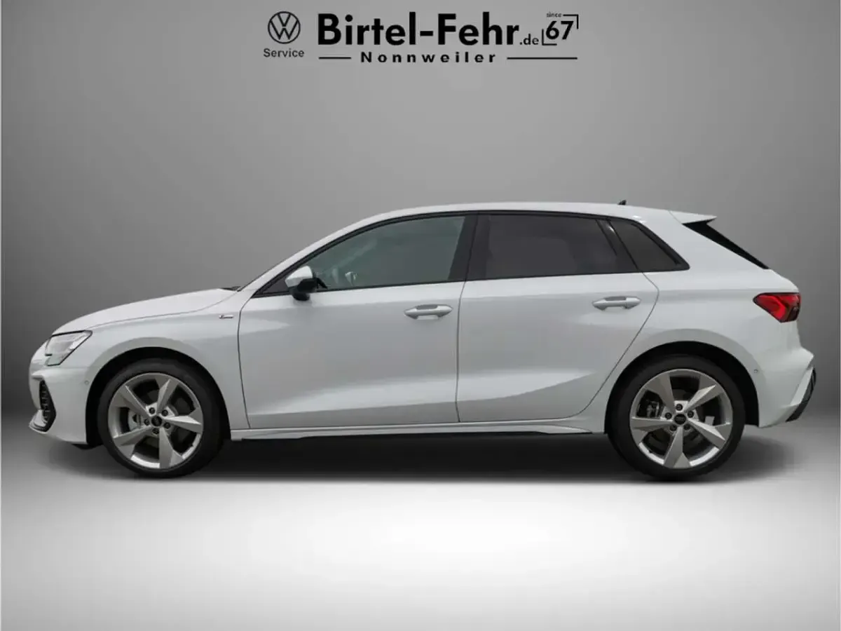 Neu Audi A3 S-Line 204 PS (150 kW) 2026 Gletscherweiß metallic Limousine