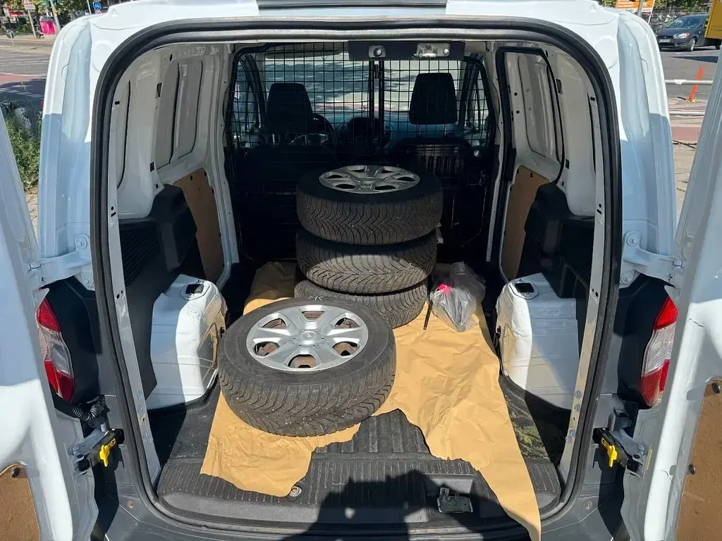 Gebraucht Ford Transit Trend 75 PS (55 kW) 2019 Weiß Van / Kleinbus
