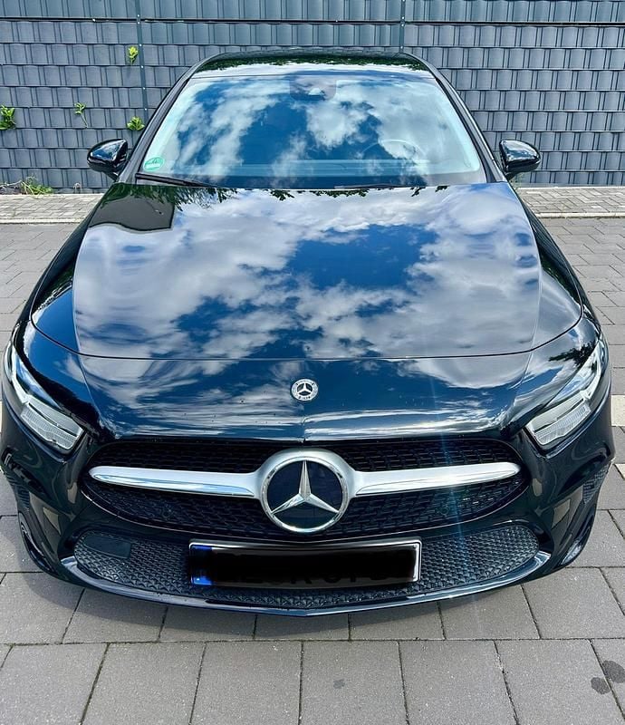 Schwarz Gebraucht 2020 Mercedes A200 Limousine | 21.500 € (Fairer Preis) - Bild 1/4