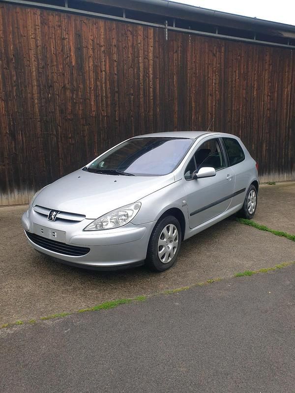 Silber Gebraucht 2002 Peugeot 307 Kleinwagen | 1.450 € (Fairer Preis) - Bild 1/4
