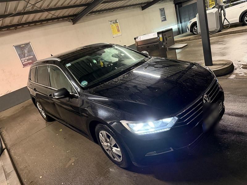 Gebraucht VW Passat Highline 150 PS (110 kW) 2018 Schwarz Kombi