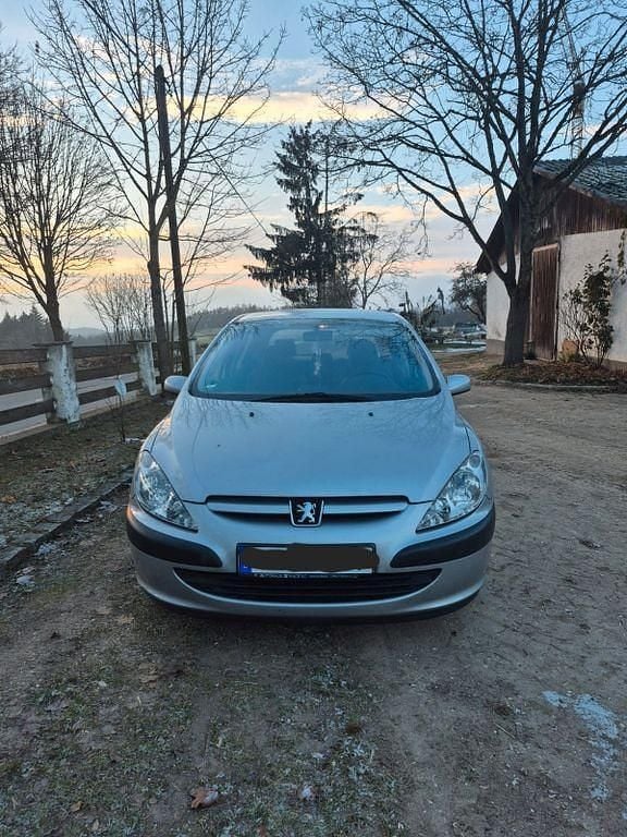 Grau Gebraucht 2002 Peugeot 307 Premium Limousine | 1.000 € (Superpreis) - Bild 1/4