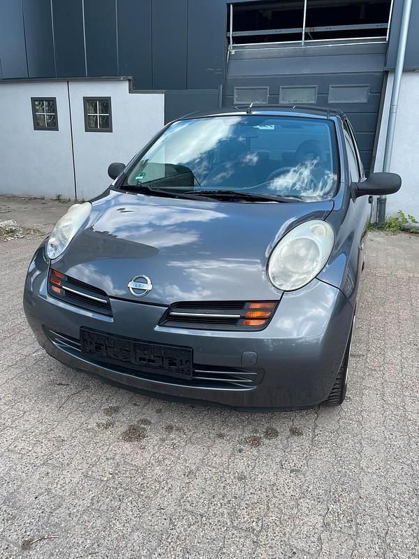 Grün Gebraucht 2003 Nissan Micra Kleinwagen | 1.800 € (Etwas zu teuer) - Bild 1/4