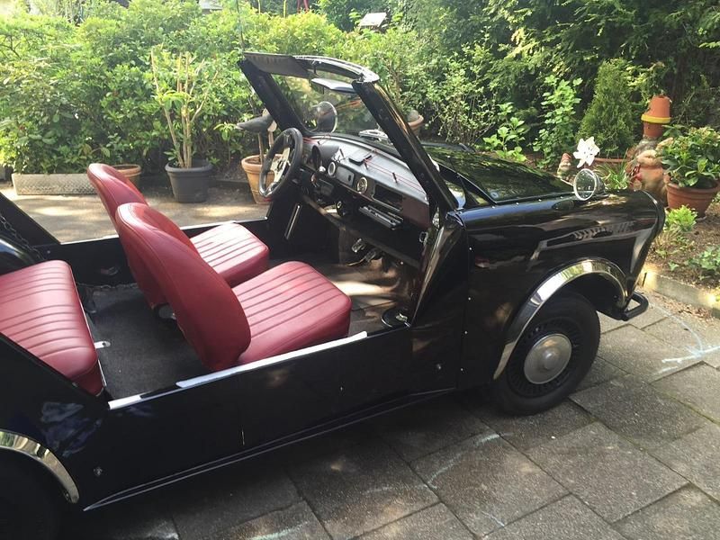 Schwarz Gebraucht 1983 Trabant 601 Cabrio | 14.000 € - Bild 1/4