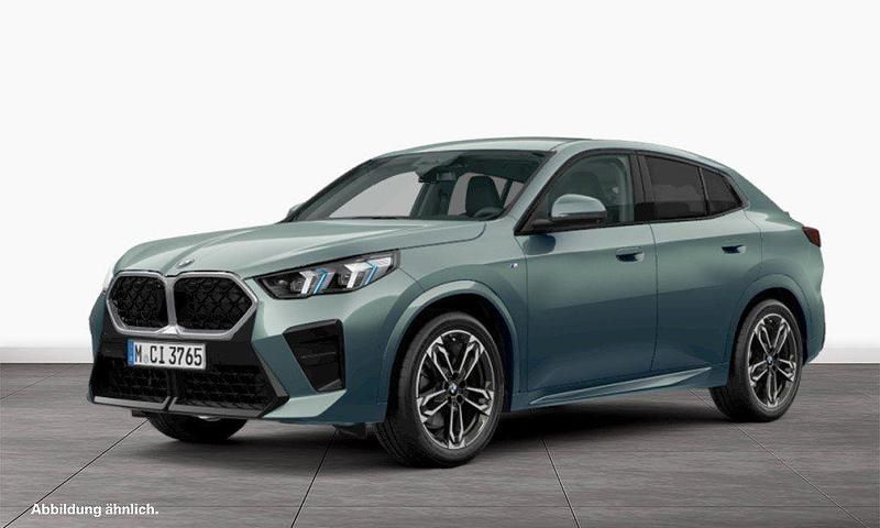 Grün Gebraucht 2024 BMW X2 Efficient Dynamics SUV | 43.990 € (Guter Preis) - Bild 1/3