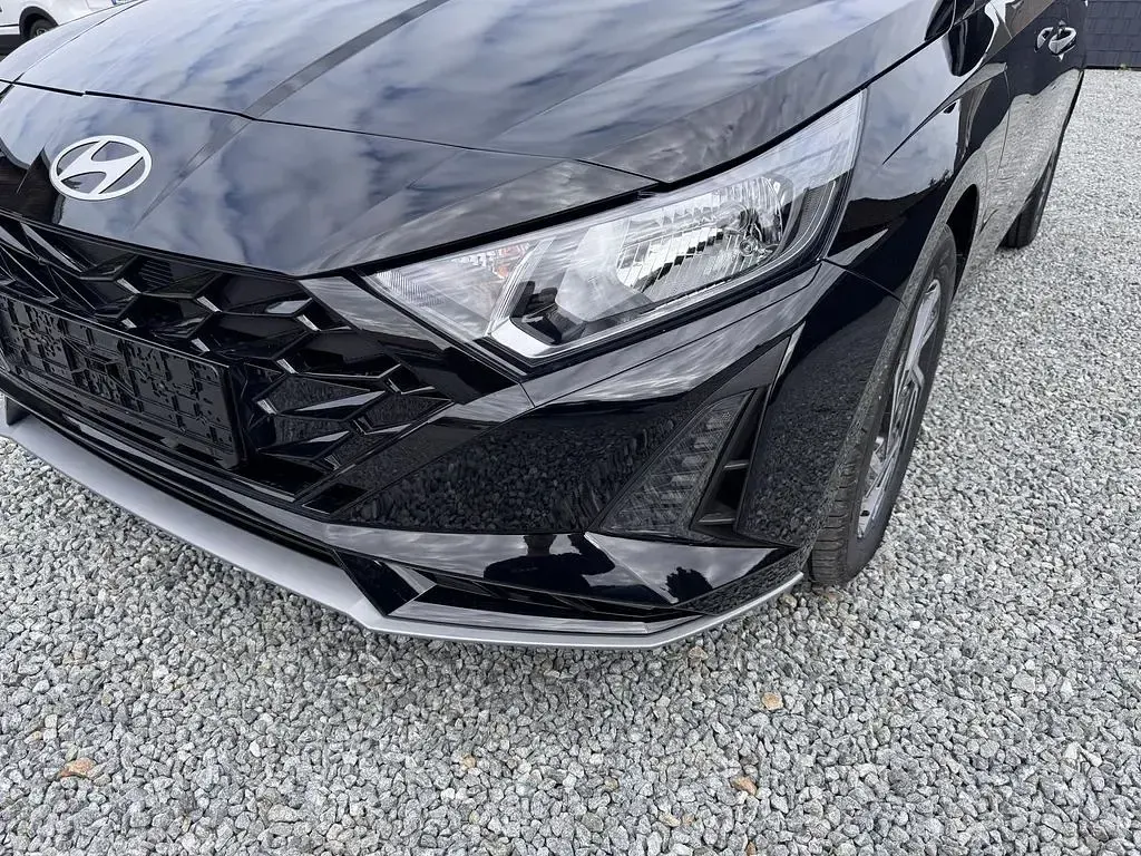 Neu Hyundai i20 90 PS (66 kW) 2026 Schwarz Kleinwagen
