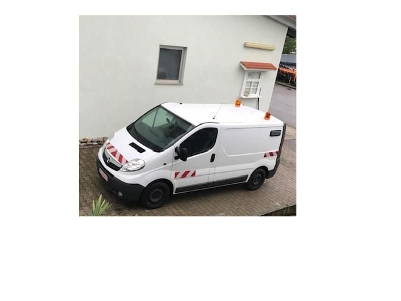 Gebraucht Opel Vivaro 112 PS (82 kW) 2014 Weiß Van / Kleinbus