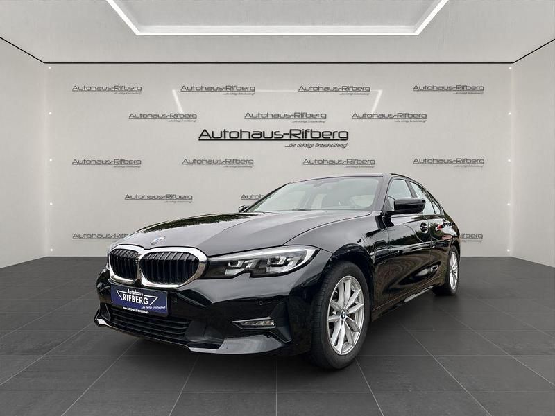 Schwarz ii Gebraucht 2021 BMW 320e Advantage Limousine | 23.890 € (Fairer Preis) - Bild 1/4