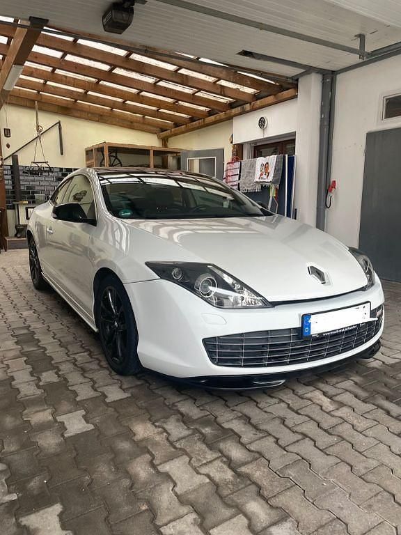 Gebraucht Renault Laguna III 235 PS (172 kW) 2010 Weiß Coupé