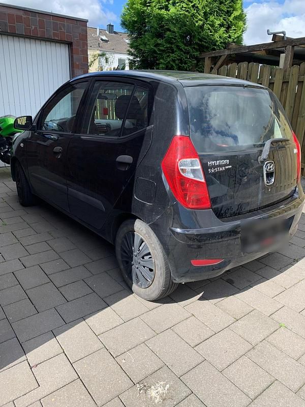 Schwarz Gebraucht 2012 Hyundai i10 Kleinwagen | 2.000 € (Guter Preis) - Bild 1/4