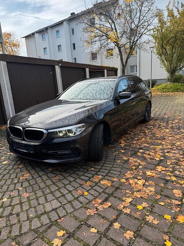 Andere farben Gebraucht 2017 BMW 530 Sport Line Kombi | 18.500 € (Superpreis) - Bild 1/4