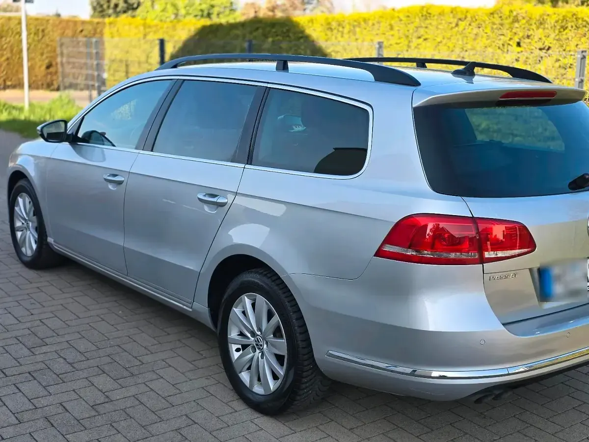 Gebraucht VW Passat 140 PS (102 kW) 2013 Silber Kombi
