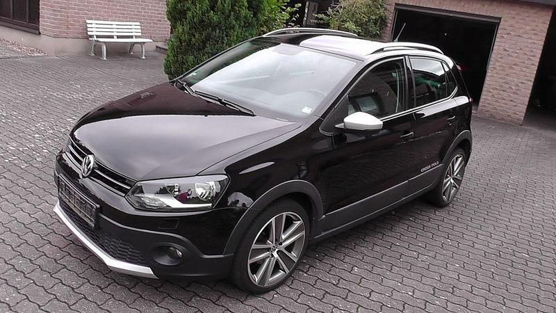 Schwarz Gebraucht 2014 VW Polo Cross Kleinwagen | 7.980 € (Guter Preis) - Bild 1/4