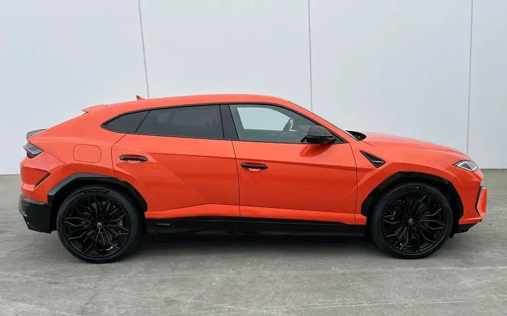 Neu Lamborghini Urus 799 PS (587 kW) 2026 Orange SUV