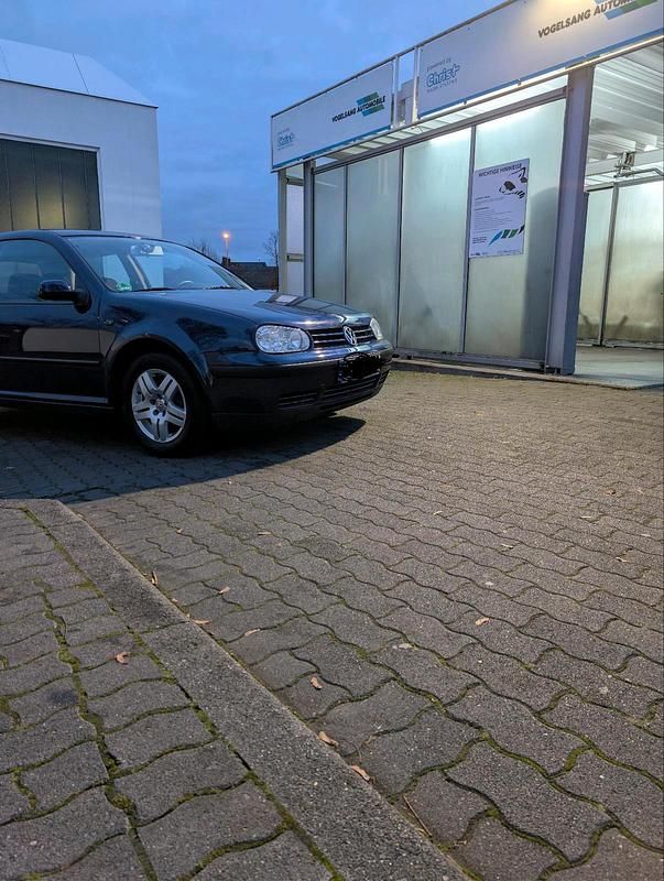 Blau Gebraucht 2001 VW Golf IV Kleinwagen | 2.800 € (Teuer) - Bild 1/4