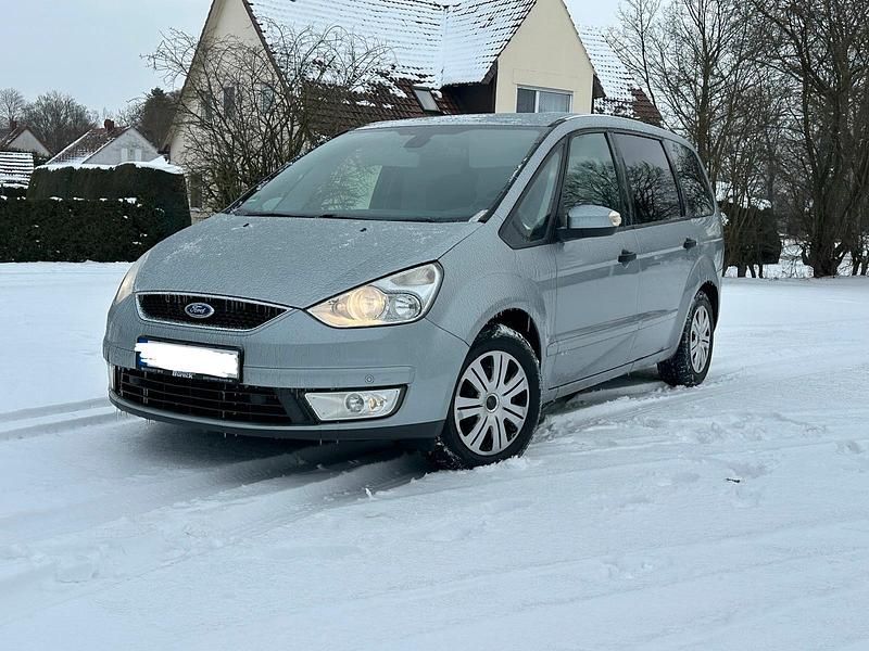 Gebraucht Ford Galaxy 140 PS (102 kW) 2009 Grau Van / Kleinbus