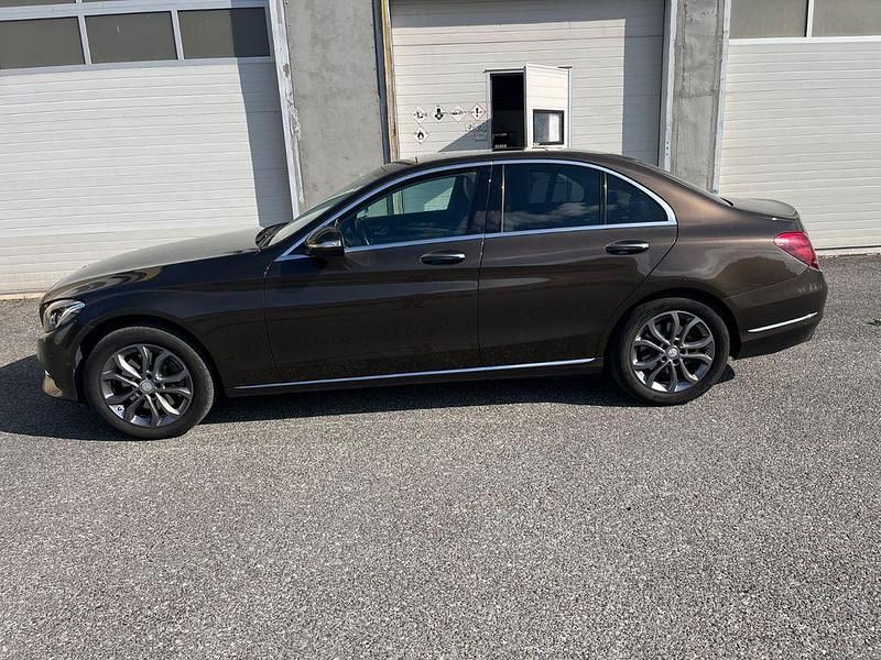 Braun Gebraucht 2015 Mercedes C250 Limousine | 19.500 € (Teuer) - Bild 1/4