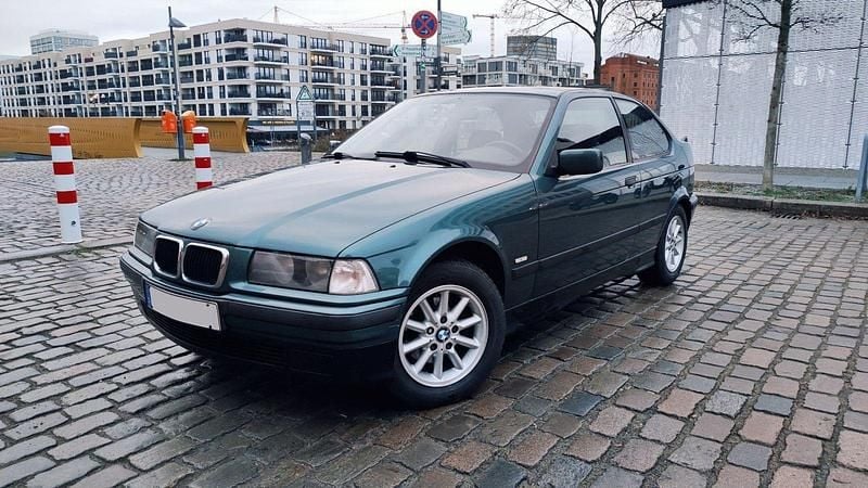 Grün Gebraucht 1998 BMW 316 Limousine | 4.390 € (Teuer) - Bild 1/4